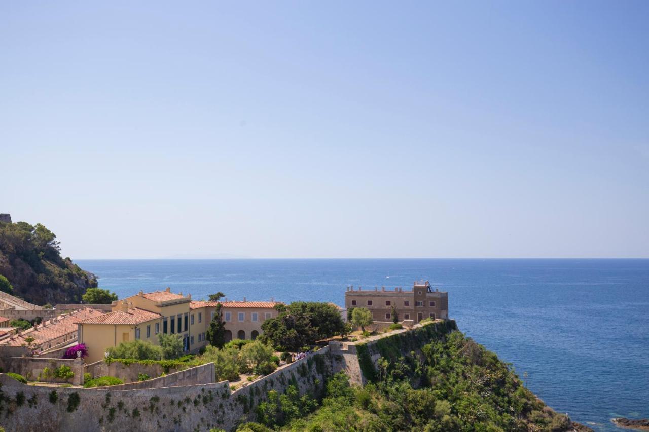 Helloelba Appartamento Il Faro ポルトフェッラーイオ エクステリア 写真