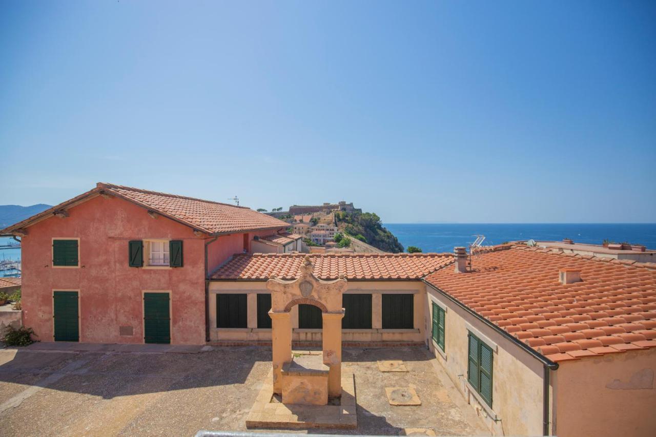 Helloelba Appartamento Il Faro ポルトフェッラーイオ エクステリア 写真
