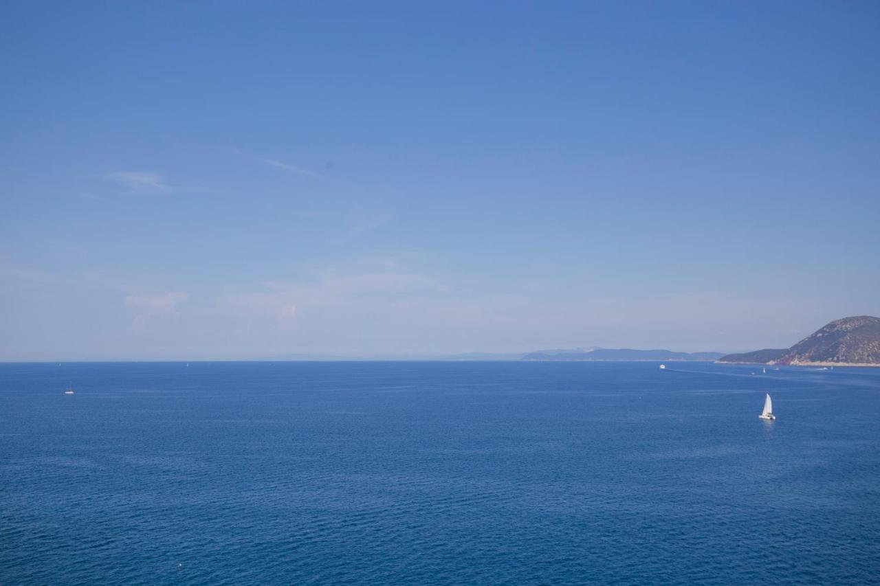 Helloelba Appartamento Il Faro ポルトフェッラーイオ エクステリア 写真